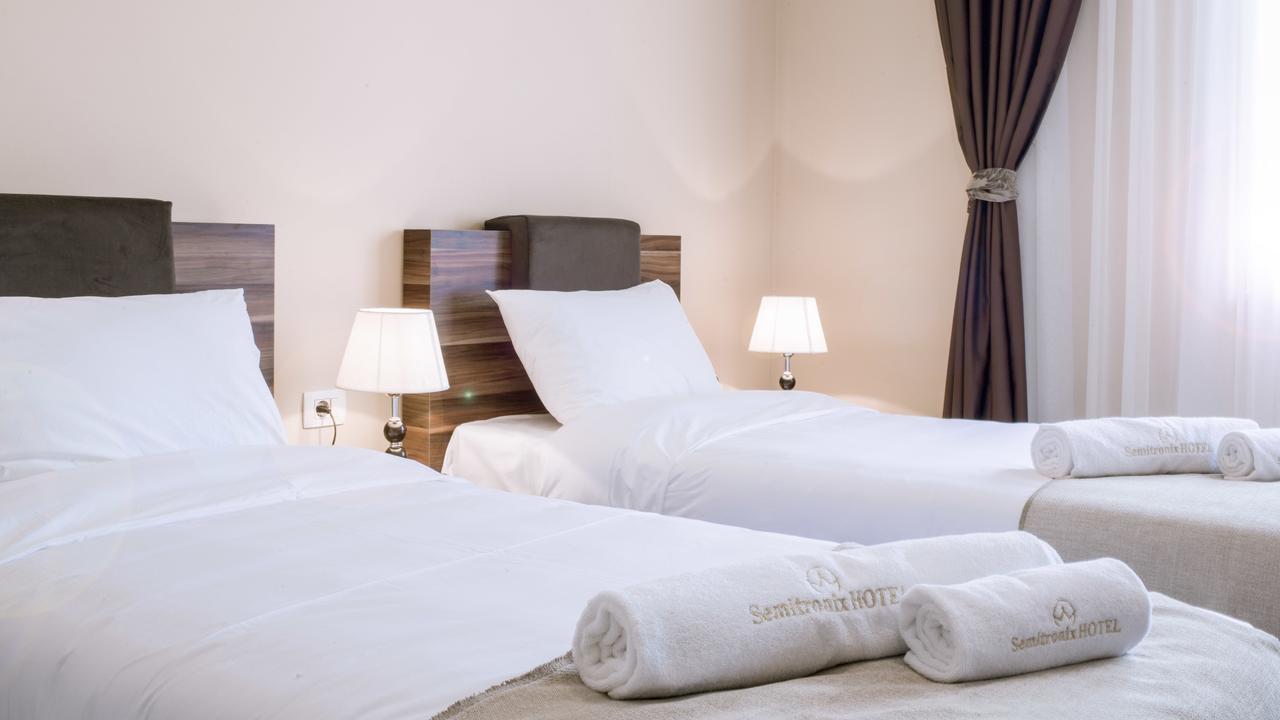 Semitronix Hotel Prishtina 프리슈티나 외부 사진