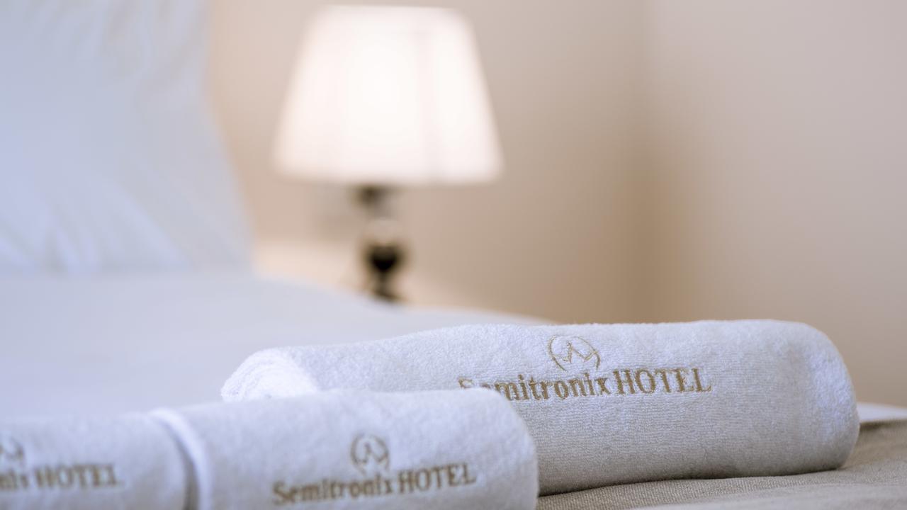 Semitronix Hotel Prishtina 프리슈티나 외부 사진