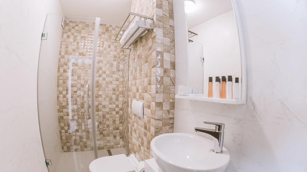 Semitronix Hotel Prishtina 프리슈티나 외부 사진